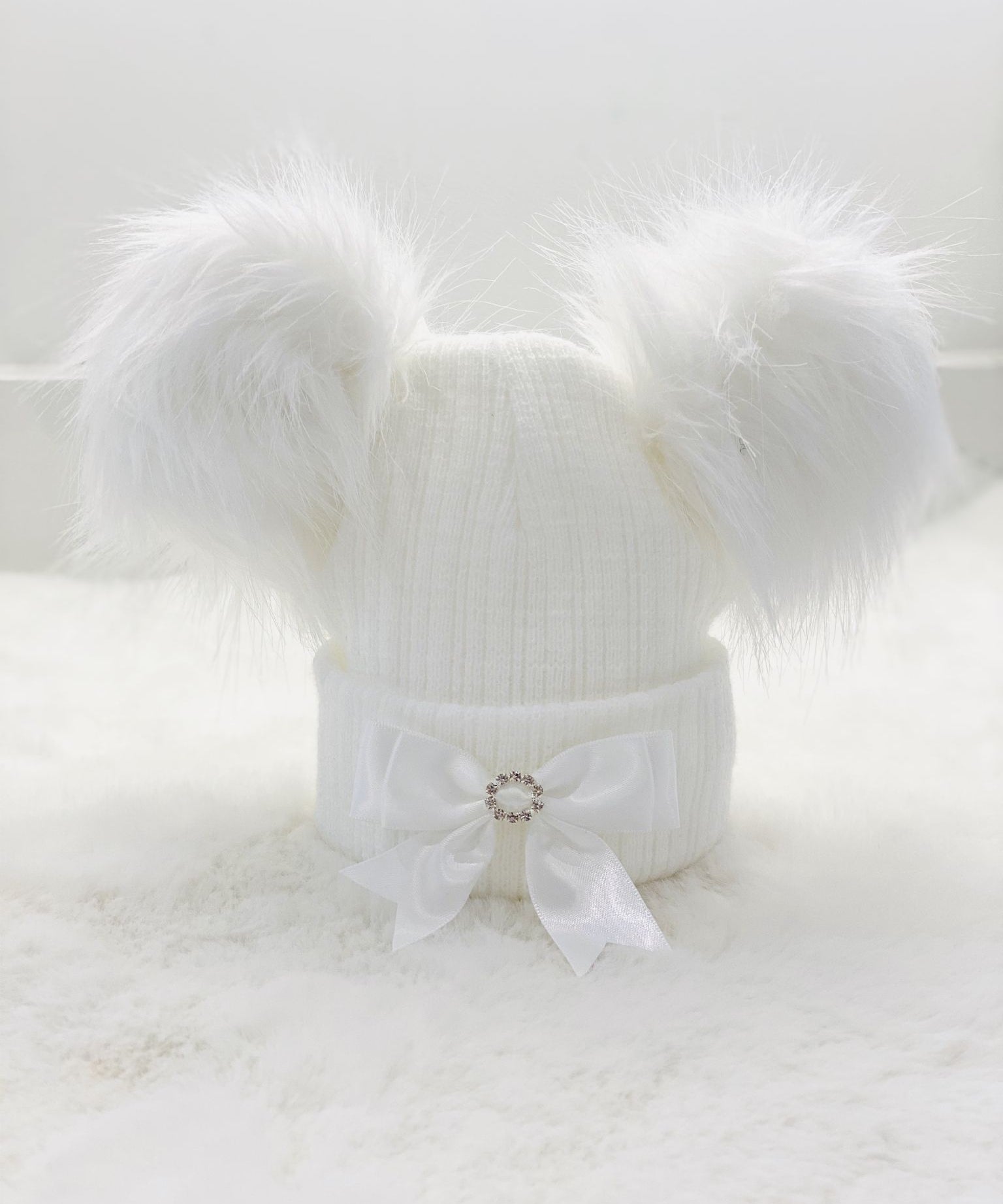 Perfect Little Thing 2 Big Pom Pom Diamond Hat - White