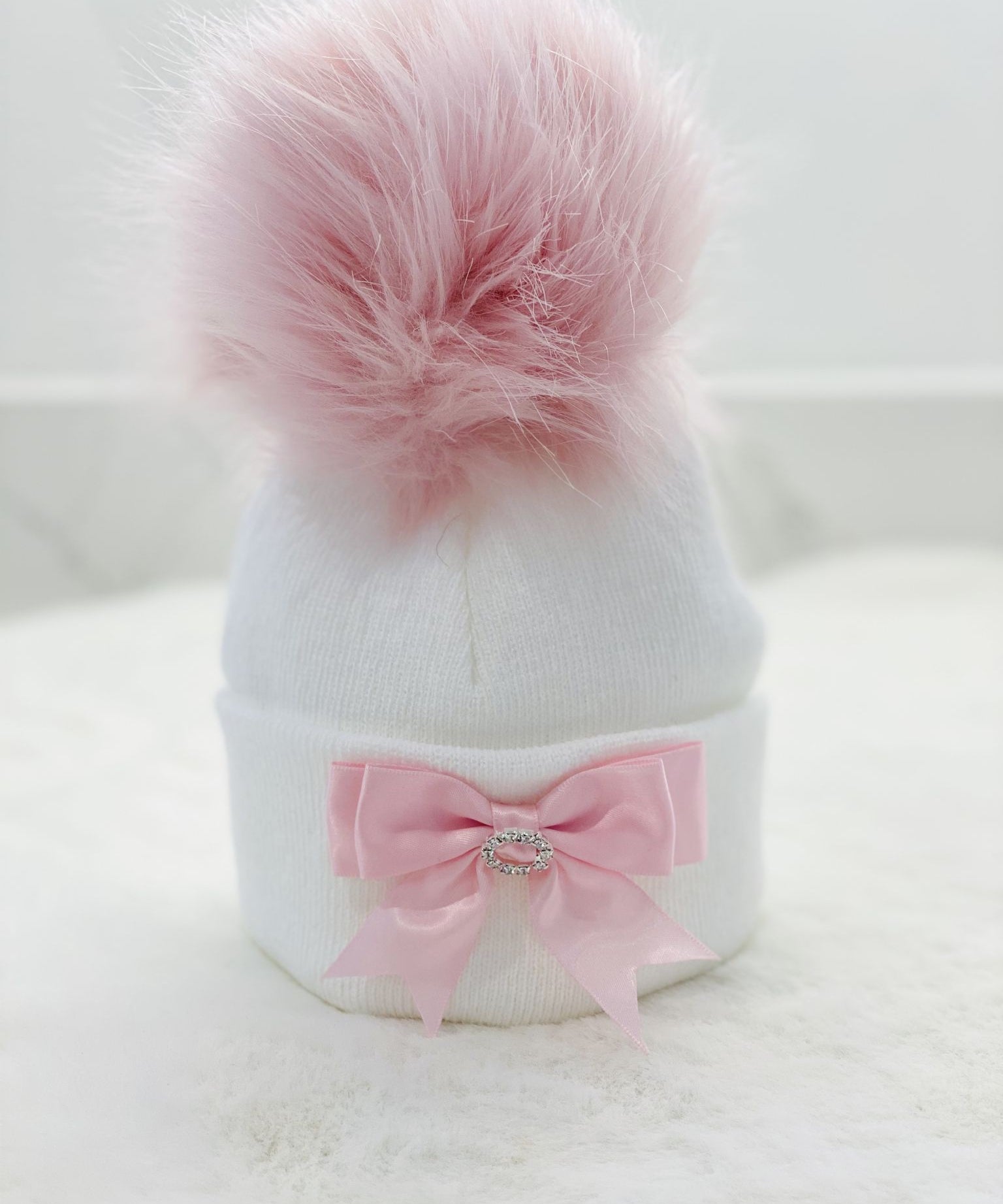 Perfect Little Thing One Big Pom Pom Diamond Hat - Pink & White