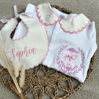 NEW HANDMADE Sleepsuit Set 💗

Girls Handmade Scalloped collar & Matching Bib Set now available online. 

The collar & Bib is white velvet with embroidery pink edges.

Perfect gift idea 💡 

www.perfectlittlething.co.uk 

#perfectlittlething_x #cominghomeoutfit #mumtobe #babyclothes #newbaby #newborn #newlaunch #luxe #homemade #kidsstyle #kidsinspo #girls #fairytale #girlsclothing #outfitinspo #ootd #kidsootd #summeroutfits #perfectlittlething_x #babyshower #smallbusiness #supportsmallbusiness #shopping #onlineshopping #shop #instafashion #personalised #personalisedgifts #handmade #shopsmall