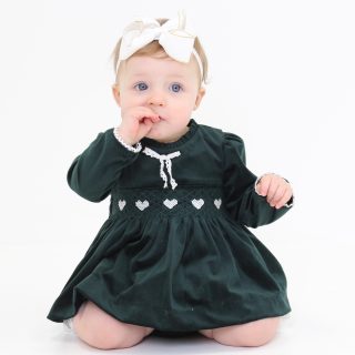 How adorable is this emerald green velvet dress with matching knickers 🥰

Beautiful for Christmas! Even better it’s less than half price 😳

Was £55.00 Now £20.00 0-3M , 3-6M , 12-18M 

Tis the season to be jolly 🤶🏽

Shop Local this Christmas and keep your local small business open.

#perfectlittlething_x #trending #instagood #instagood #babygirl #babydress #love #christmasdress #shoplocal #baby #luxe #moody #couturefashion #delicious #fashion #kidsfashion #babyshower #babystyle #babyclothes #babyfashion #newborn #babyshop #kidsclothes #babyclothing #babiesofinstagram